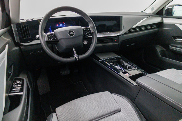Opel Astra Sports Tourer 1.6 Turbo 181 PK Plug In Hybrid Business Edition | AGR stoel | Stoel- stuur- en vooruit verwarming | Navigatie, App. connect, Camera, Adaptieve Cruise
