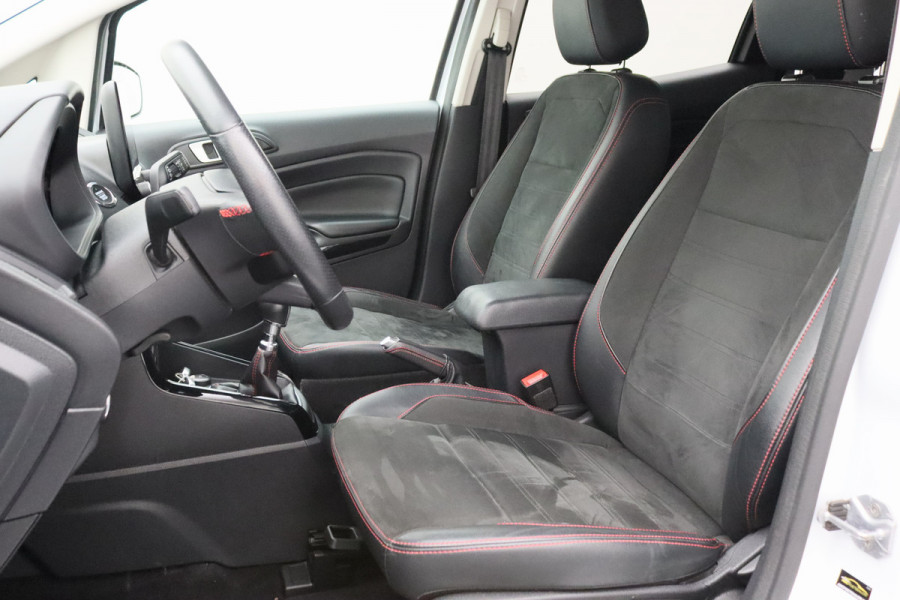 Ford EcoSport 1.0 EcoBoost ST-Line Climate, Cruise, Apple CarPlay, Camera, Trekhaak, Two-Tone, 19”