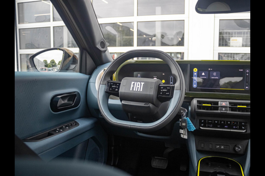 Fiat Grande Panda La Prima 11 kW 44 kWh | Uit voorraad leverbaar | Clima | Cruise | Camera | Apple Carplay | 17" | Navi | Winter Pack