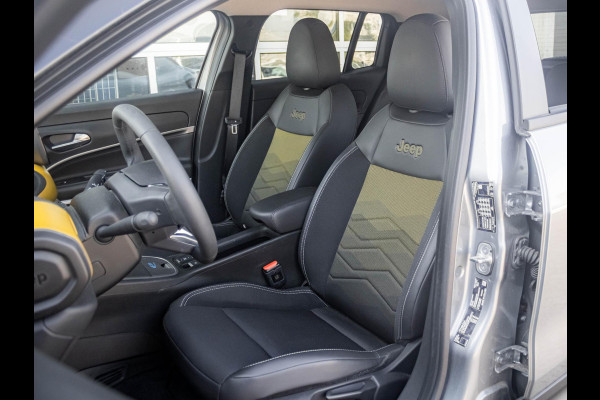 Jeep Avenger 1st Edition 54 kWh | Clima | Cruise | Adapt. Camera | Apple Carplay | BSM | 18" | Keyless | Winter Pack