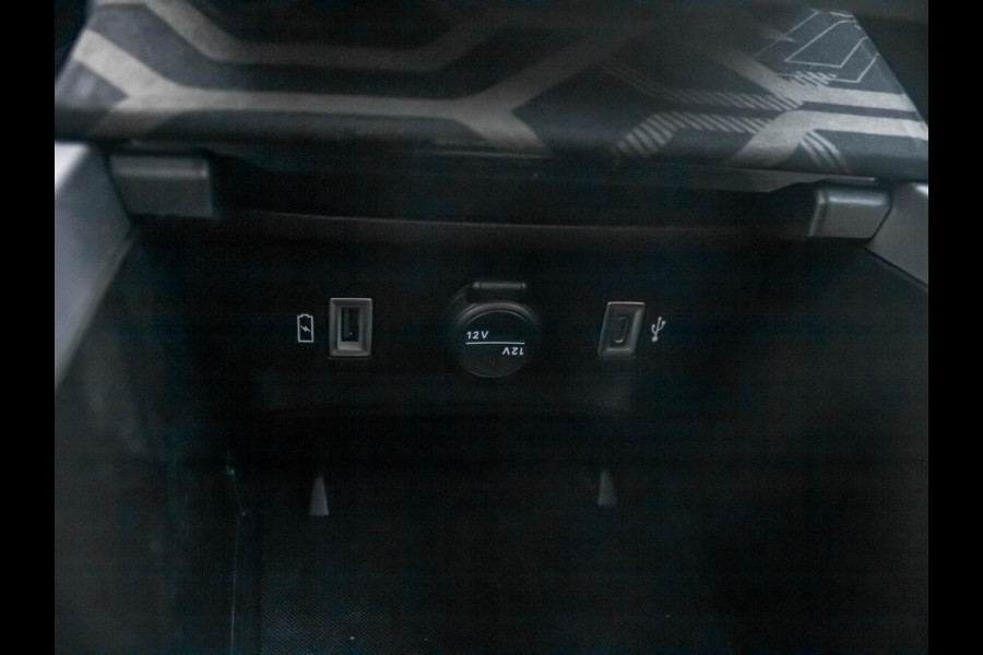 Jeep Avenger 1st Edition 54 kWh | Clima | Cruise | Adapt. Camera | Apple Carplay | BSM | 18" | Keyless | Winter Pack