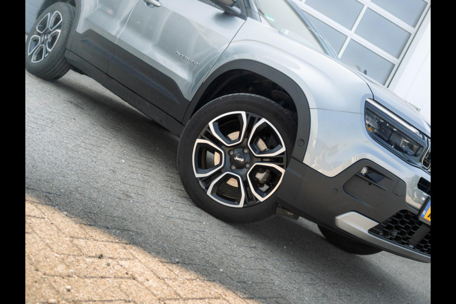Jeep Avenger 1st Edition 54 kWh | Clima | Cruise | Adapt. Camera | Apple Carplay | BSM | 18" | Keyless | Winter Pack