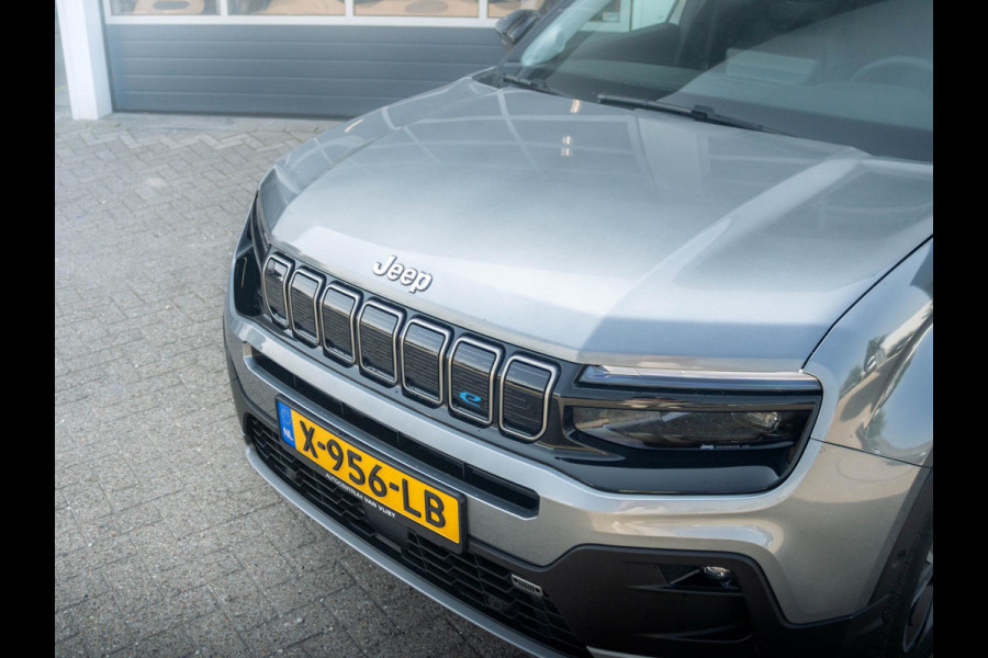 Jeep Avenger 1st Edition 54 kWh | Clima | Cruise | Adapt. Camera | Apple Carplay | BSM | 18" | Keyless | Winter Pack