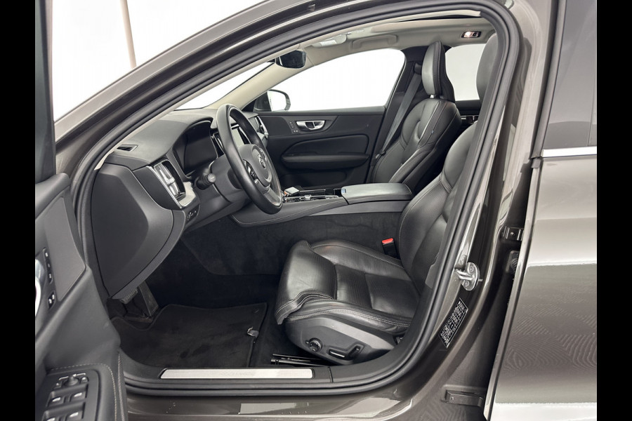 Volvo V60 2.0 T6 Plug-in hybrid AWD Plus Bright (INCL-BTW) *PANO | LUXURY-LEATHER | FULL-LED | DIGI-COCKPIT | NAVI-FULLMAP | HEATED/COOLED-SPORTSEATS | KEYLESS | MEMORY-PACK | ECC | PRIVACY-GLASS | PDC | BLIS | LANE-ASSIST | DAB | CRUISE |