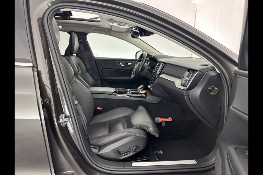 Volvo V60 2.0 T6 Plug-in hybrid AWD Plus Bright (INCL-BTW) *PANO | LUXURY-LEATHER | FULL-LED | DIGI-COCKPIT | NAVI-FULLMAP | HEATED/COOLED-SPORTSEATS | KEYLESS | MEMORY-PACK | ECC | PRIVACY-GLASS | PDC | BLIS | LANE-ASSIST | DAB | CRUISE |
