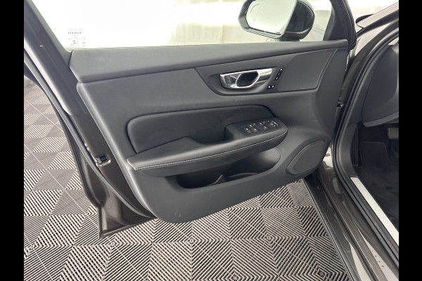 Volvo V60 2.0 T6 Plug-in hybrid AWD Plus Bright (INCL-BTW) *PANO | LUXURY-LEATHER | FULL-LED | DIGI-COCKPIT | NAVI-FULLMAP | HEATED/COOLED-SPORTSEATS | KEYLESS | MEMORY-PACK | ECC | PRIVACY-GLASS | PDC | BLIS | LANE-ASSIST | DAB | CRUISE |