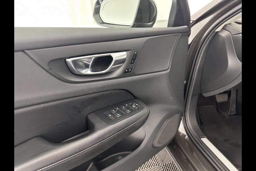Volvo V60 2.0 T6 Plug-in hybrid AWD Plus Bright (INCL-BTW) *PANO | LUXURY-LEATHER | FULL-LED | DIGI-COCKPIT | NAVI-FULLMAP | HEATED/COOLED-SPORTSEATS | KEYLESS | MEMORY-PACK | ECC | PRIVACY-GLASS | PDC | BLIS | LANE-ASSIST | DAB | CRUISE |