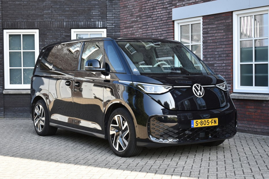 Volkswagen ID. Buzz 1st 77kWh | Achteruitrijcamera | Prachtig wit interieur | Verwarmde voorstoelen | Verwarmd stuurwiel