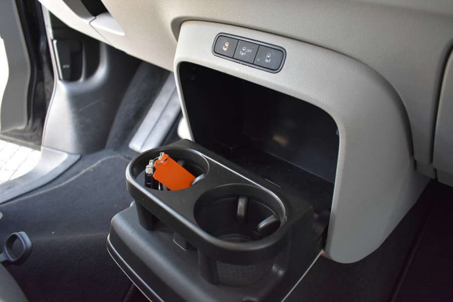Volkswagen ID. Buzz 1st 77kWh | Achteruitrijcamera | Prachtig wit interieur | Verwarmde voorstoelen | Verwarmd stuurwiel