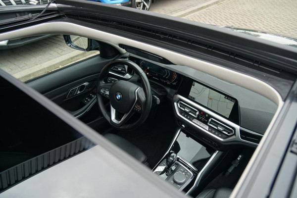 BMW 3 Serie 318i High Executive + SCHUIFDAK / LASERLIGHT / TREKHAAK / LEDER / INDIVIDUAL / DRAVITGRAU