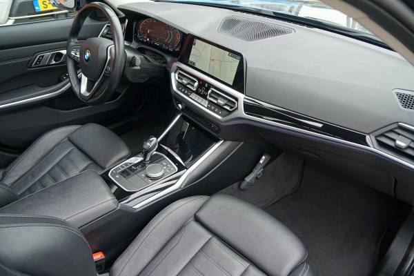 BMW 3 Serie 318i High Executive + SCHUIFDAK / LASERLIGHT / TREKHAAK / LEDER / INDIVIDUAL / DRAVITGRAU