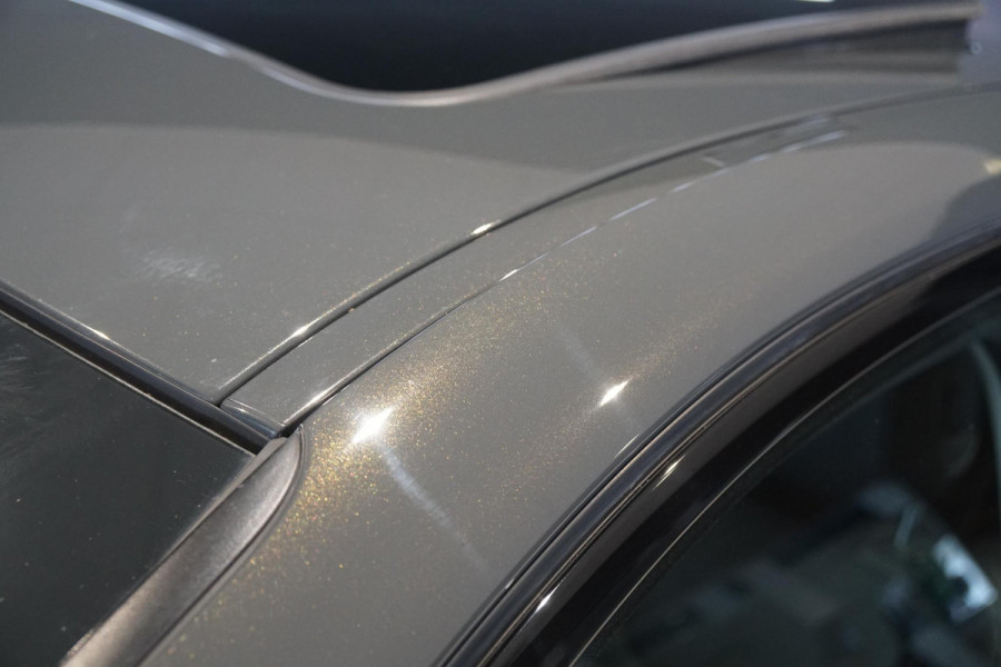 BMW 3 Serie 318i High Executive + SCHUIFDAK / LASERLIGHT / TREKHAAK / LEDER / INDIVIDUAL / DRAVITGRAU