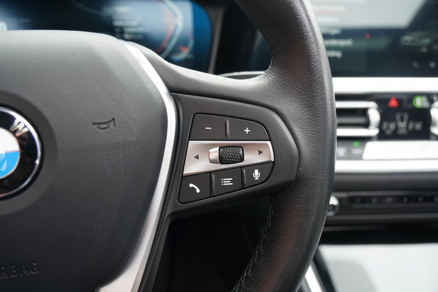 BMW 3 Serie 318i High Executive + SCHUIFDAK / LASERLIGHT / TREKHAAK / LEDER / INDIVIDUAL / DRAVITGRAU