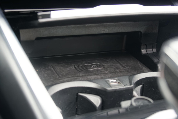 BMW 3 Serie 318i High Executive + SCHUIFDAK / LASERLIGHT / TREKHAAK / LEDER / INDIVIDUAL / DRAVITGRAU