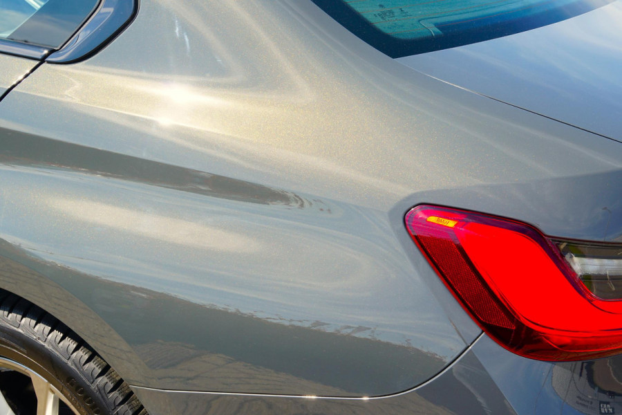BMW 3 Serie 318i High Executive + SCHUIFDAK / LASERLIGHT / TREKHAAK / LEDER / INDIVIDUAL / DRAVITGRAU