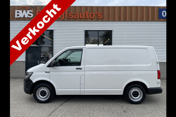 Volkswagen Transporter 2.0 TDI L1H1 / vaste prijs rijklaar € 14.950 ex btw / lease vanaf € 270 / airco / trekhaak / achterdeuren met ruiten / bijrijdersbank / euro 6 diesel !