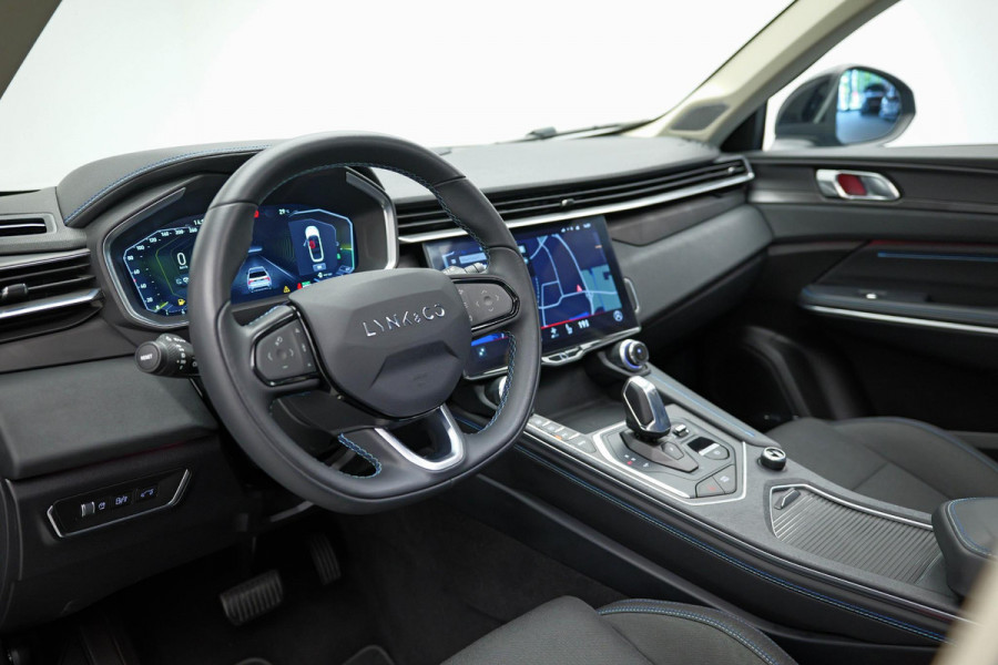Lynk & Co 01 1.5 |Pano|360cam|Ambient|Carplay|
