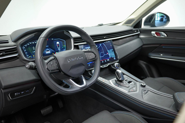 Lynk & Co 01 1.5 |Pano|360cam|Ambient|Carplay|