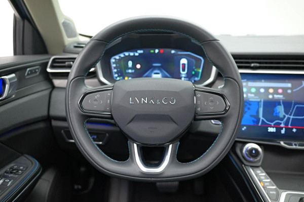 Lynk & Co 01 1.5 |Pano|360cam|Ambient|Carplay|