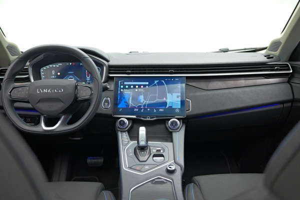 Lynk & Co 01 1.5 |Pano|360cam|Ambient|Carplay|
