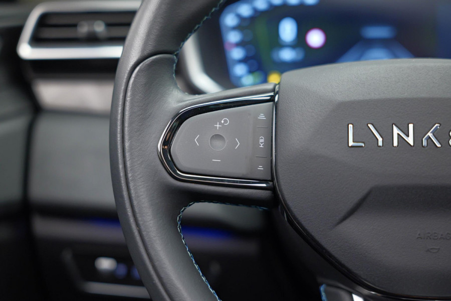 Lynk & Co 01 1.5 |Pano|360cam|Ambient|Carplay|