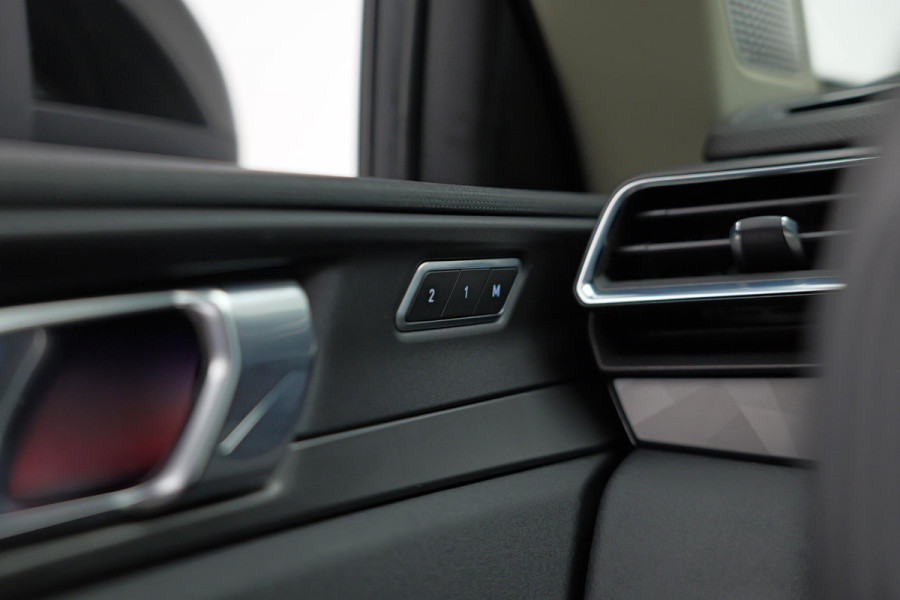 Lynk & Co 01 1.5 |Pano|360cam|Ambient|Carplay|