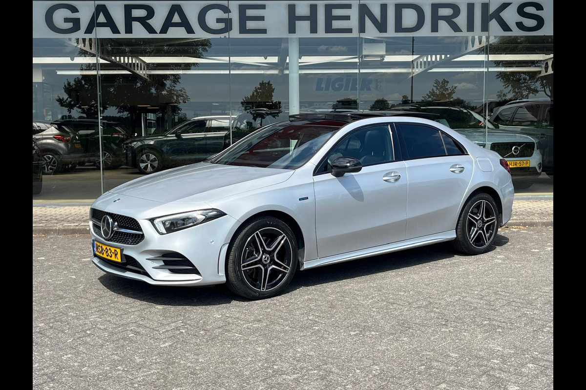 Mercedes-Benz A-Klasse 250 e Business Solution AMG-Line Automaat | Pano | Memory-Pack | Sfeer | Full LED | Trekhaak | occasion