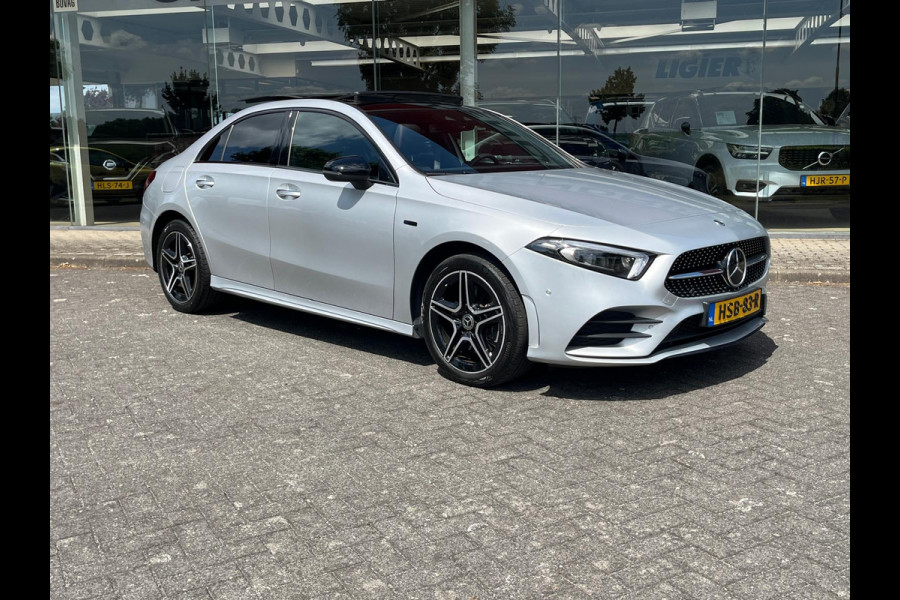 Mercedes-Benz A-Klasse 250 e Business Solution AMG-Line Automaat | Pano | Memory-Pack | Sfeer | Full LED | Trekhaak | occasion