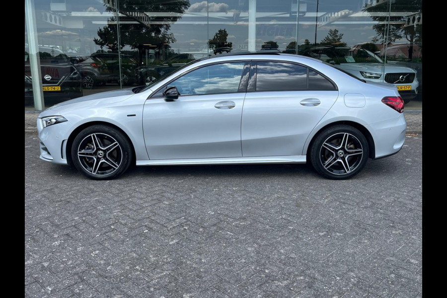 Mercedes-Benz A-Klasse 250 e Business Solution AMG-Line Automaat | Pano | Memory-Pack | Sfeer | Full LED | Trekhaak | occasion