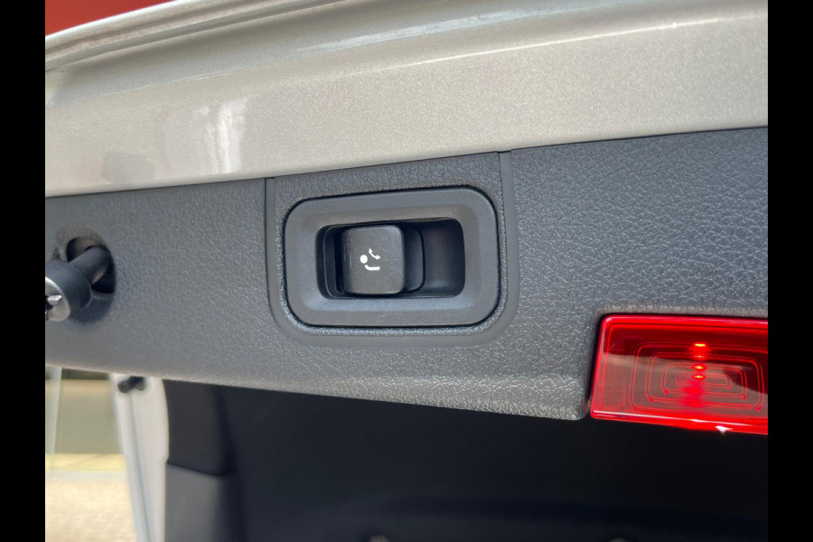 Mercedes-Benz A-Klasse 250 e Business Solution AMG-Line Automaat | Pano | Memory-Pack | Sfeer | Full LED | Trekhaak | occasion