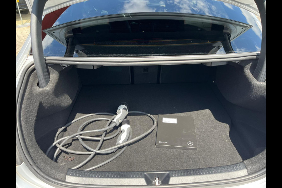 Mercedes-Benz A-Klasse 250 e Business Solution AMG-Line Automaat | Pano | Memory-Pack | Sfeer | Full LED | Trekhaak | occasion