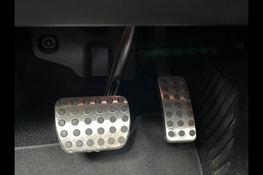 Mercedes-Benz A-Klasse 250 e Business Solution AMG-Line Automaat | Pano | Memory-Pack | Sfeer | Full LED | Trekhaak | occasion