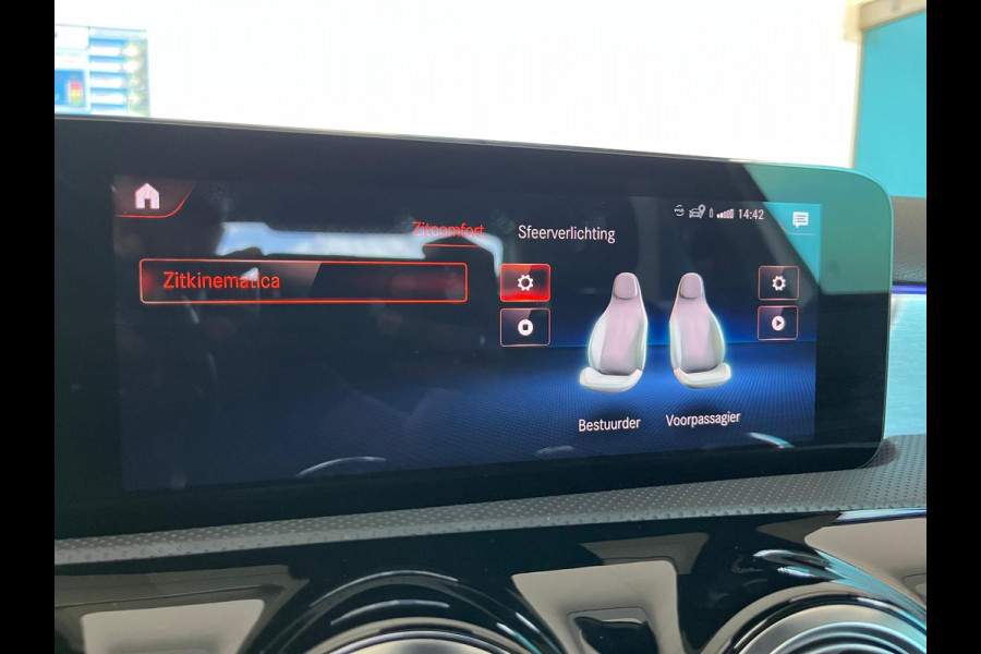 Mercedes-Benz A-Klasse 250 e Business Solution AMG-Line Automaat | Pano | Memory-Pack | Sfeer | Full LED | Trekhaak | occasion