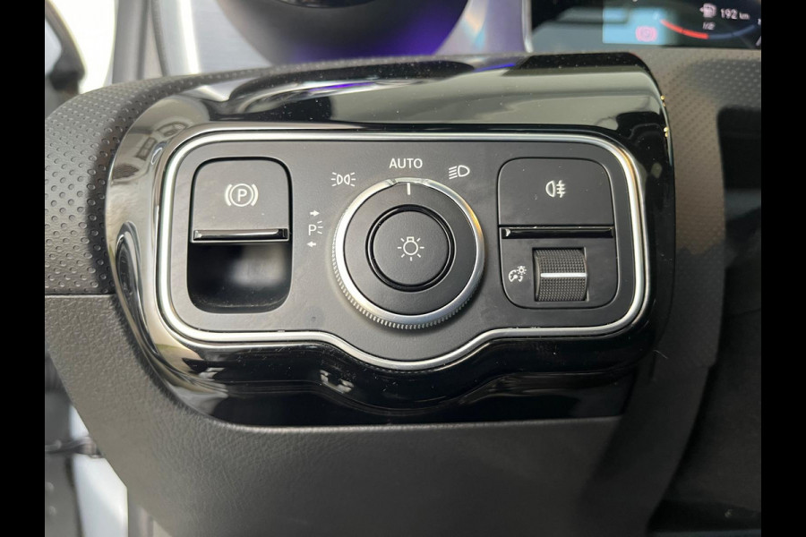 Mercedes-Benz A-Klasse 250 e Business Solution AMG-Line Automaat | Pano | Memory-Pack | Sfeer | Full LED | Trekhaak | occasion
