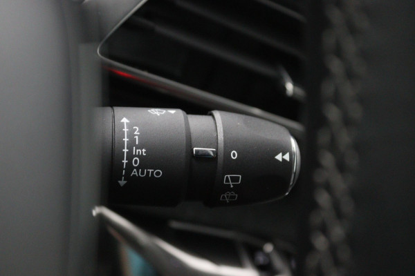 Peugeot 3008 1.2 PureTech Allure Pack*ECC*HAAK*NAVI*CAM*CARPLAY