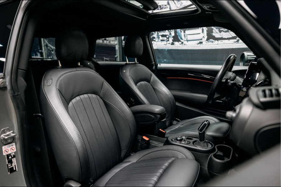 MINI Mini 2.0 John Cooper Works JCW Pack | Head-up | Stoelverwarming | Pano | Leder |
