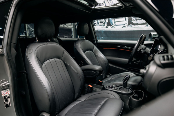 MINI Mini 2.0 John Cooper Works JCW Pack | Head-up | Stoelverwarming | Pano | Leder |