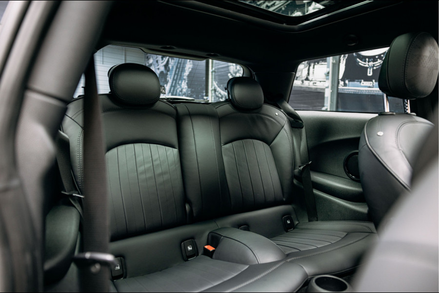 MINI Mini 2.0 John Cooper Works JCW Pack | Head-up | Stoelverwarming | Pano | Leder |