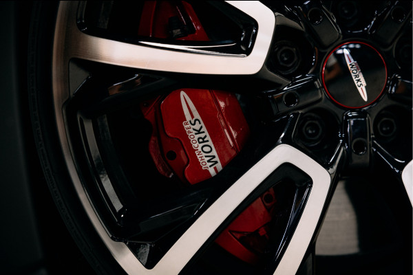 MINI Mini 2.0 John Cooper Works JCW Pack | Head-up | Stoelverwarming | Pano | Leder |