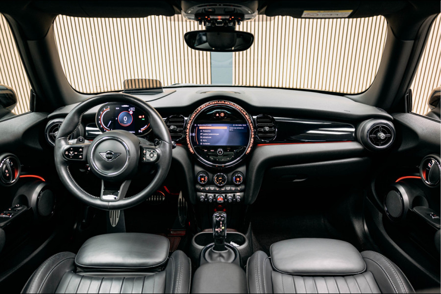 MINI Mini 2.0 John Cooper Works JCW Pack | Head-up | Stoelverwarming | Pano | Leder |