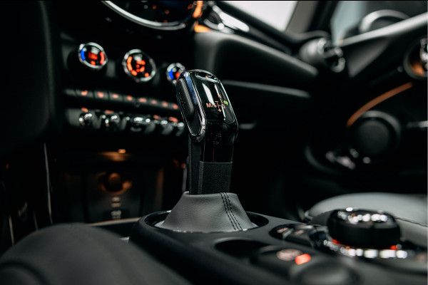 MINI Mini 2.0 John Cooper Works JCW Pack | Head-up | Stoelverwarming | Pano | Leder |