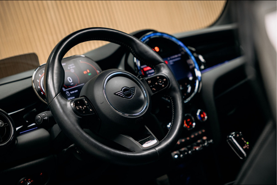 MINI Mini 2.0 John Cooper Works JCW Pack | Head-up | Stoelverwarming | Pano | Leder |