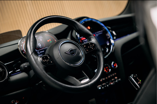 MINI Mini 2.0 John Cooper Works JCW Pack | Head-up | Stoelverwarming | Pano | Leder |