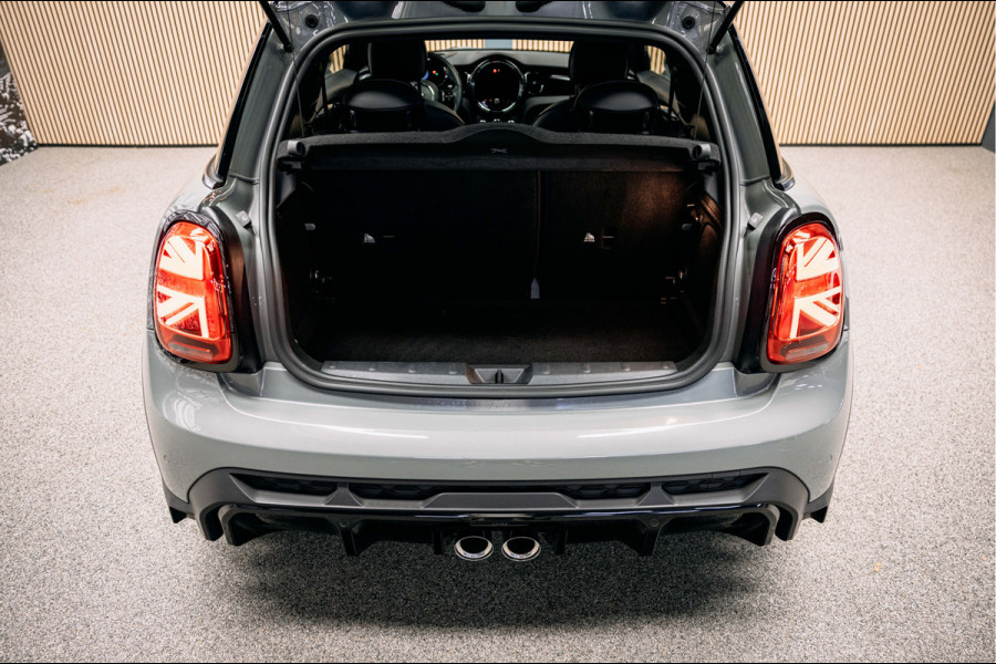 MINI Mini 2.0 John Cooper Works JCW Pack | Head-up | Stoelverwarming | Pano | Leder |