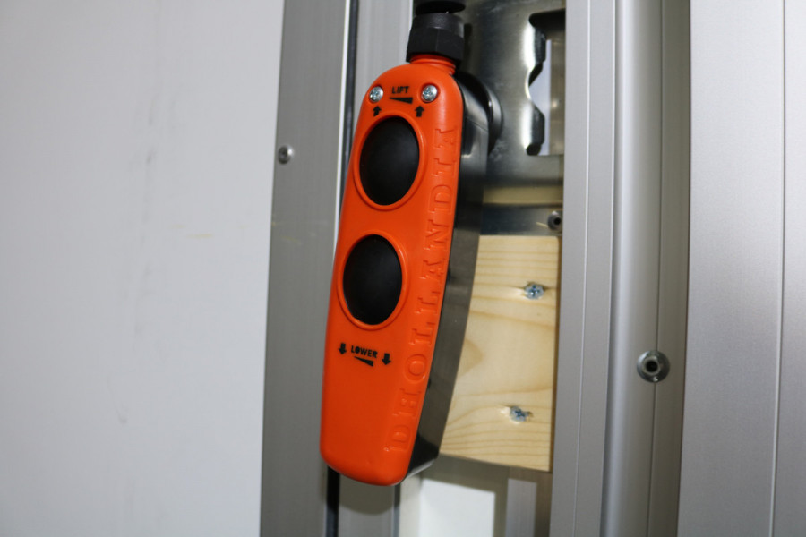 Iveco Daily 40C18 3.0 Automaat Meubelbak met Laadklep Automaat (Nieuw Model)