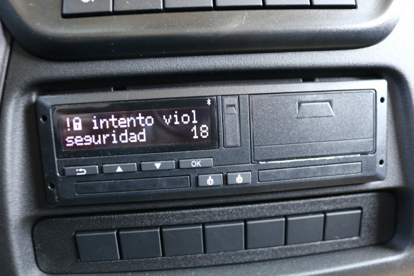 Iveco Daily 40C18 3.0 Automaat Meubelbak met Laadklep Automaat (Nieuw Model)