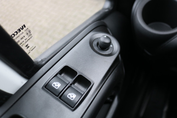 Iveco Daily 40C18 3.0 Bakwagen met Laadklep Automaat (Nieuw Model)