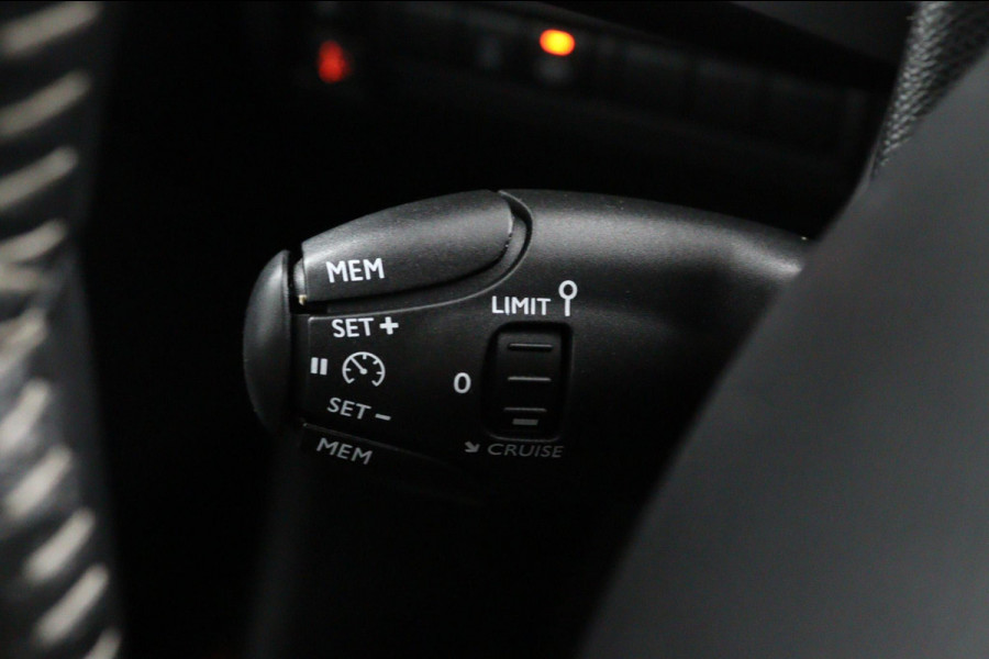 Peugeot 308 SW 1.2 PureTech Blue*ECC*CRUISE*NAVI*PANO*HAAK*