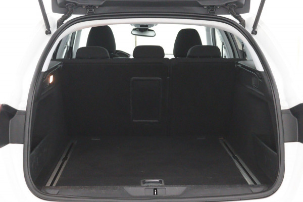 Peugeot 308 SW 1.2 PureTech Blue*ECC*CRUISE*NAVI*PANO*HAAK*