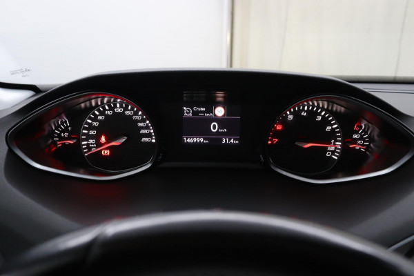 Peugeot 308 SW 1.2 PureTech Blue*ECC*CRUISE*NAVI*PANO*HAAK*